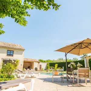 https://villa-le-mas-du-batadou-gite-de-charme-en-provence.hotels-rhonealpes.com